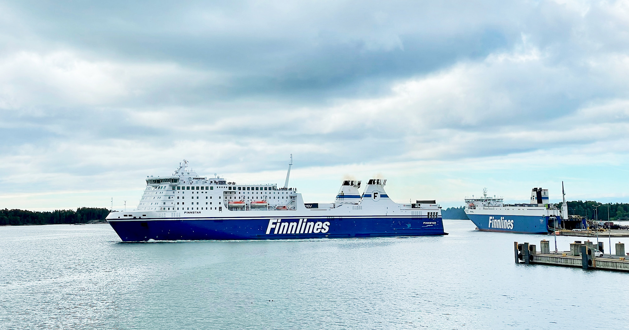 Finnlines-varustamon aluksia Vuosaaren satamassa